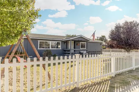Exterior - 28109 Chaparral Ave, Taft, CA 93268 photo 2 of 17