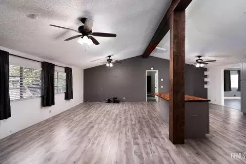 Living - 28109 Chaparral Ave, Taft, CA 93268 photo 3 of 5