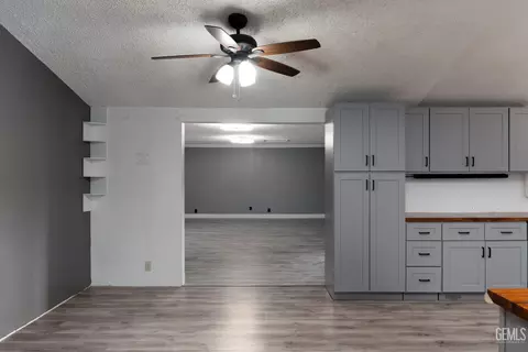 Living - 28109 Chaparral Ave, Taft, CA 93268 photo 5 of 5