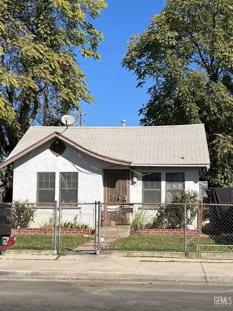 126 Decatur St, Bakersfield, CA 93308