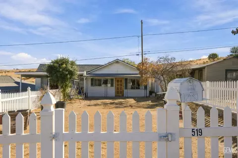 Exterior - 519 F St, Taft, CA 93268 photo 9 of 9