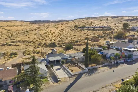 View/Area - 519 F St, Taft, CA 93268 photo 4 of 9
