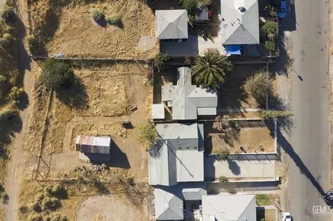 View/Area - 519 F St, Taft, CA 93268 photo 6 of 9