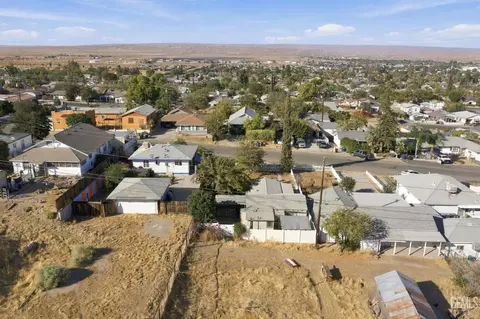 View/Area - 519 F St, Taft, CA 93268 photo 9 of 9