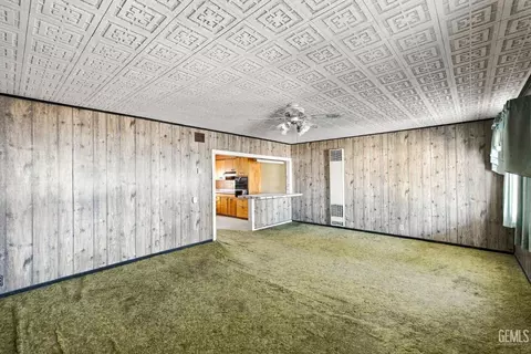 Living - 519 F St, Taft, CA 93268 photo 4 of 4