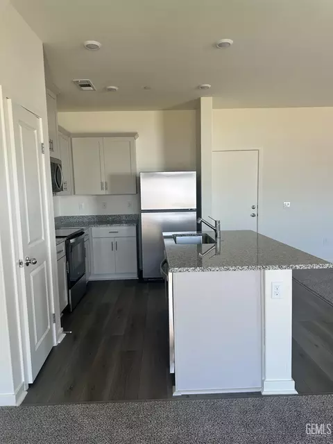 Kitchen - 1224 Acala Ct, Shafter, CA 93263 photo 1 of 3