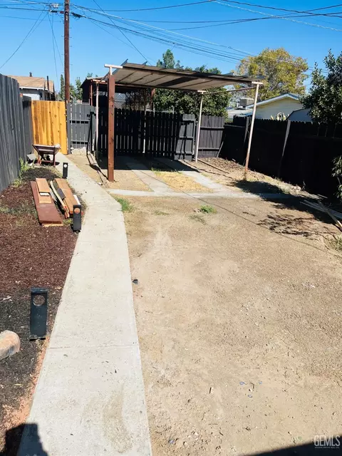 Exterior - 112 Lucard, Taft, CA 93268 photo 4 of 4