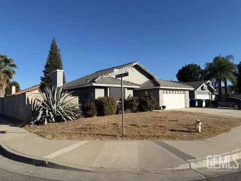 Exterior - 196 Potter St, Shafter, CA 93263 photo 2 of 11