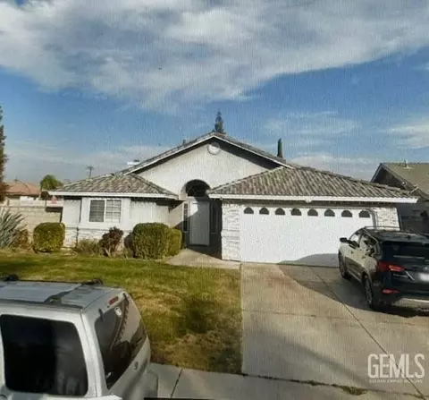 Exterior - 196 Potter St, Shafter, CA 93263 photo 4 of 11