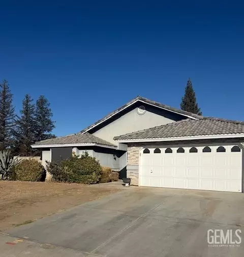 Exterior - 196 Potter St, Shafter, CA 93263 photo 3 of 11