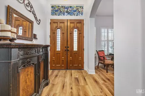 Entry Way - 901 Katie Ct, Shafter, CA 93263 photo 1 of 6
