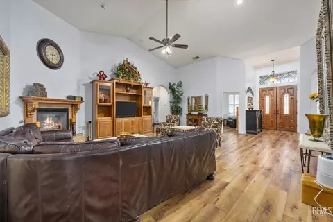 Other - 901 Katie Ct, Shafter, CA 93263 photo 4 of 7