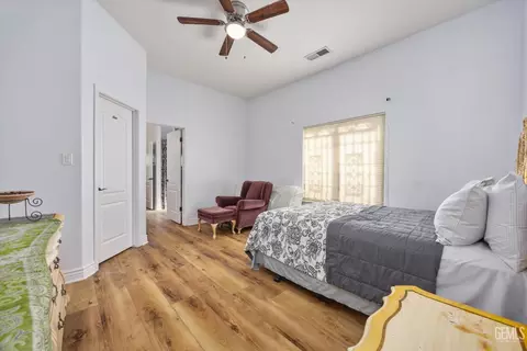 Bedroom - 901 Katie Ct, Shafter, CA 93263 photo 6 of 7