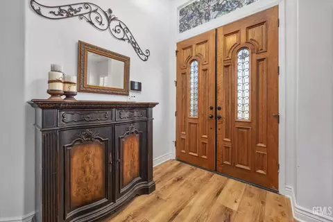 Entry Way - 901 Katie Ct, Shafter, CA 93263 photo 6 of 6