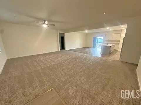 Living - 1117 Nectar Pl, Shafter, CA 93263 photo 2 of 2