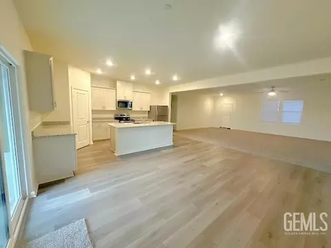Living - 1117 Nectar Pl, Shafter, CA 93263 photo 1 of 2