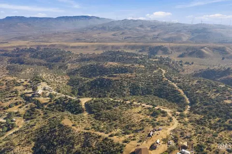0 Apn #237-295-23, Tehachapi, CA 93561 photo 4