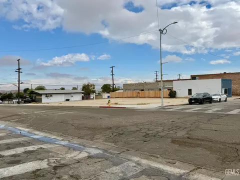 306 S 5th St, Taft, CA 93268 photo 10