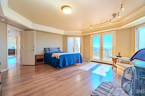 Bedroom - 24050 Jacaranda Dr, Tehachapi, CA 93561 photo 4 of 13