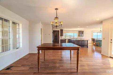 Dining - 24050 Jacaranda Dr, Tehachapi, CA 93561 photo 2 of 3
