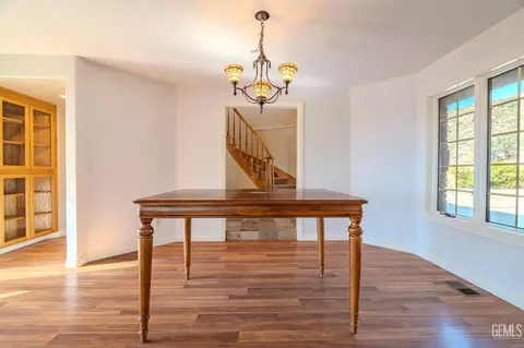 Dining - 24050 Jacaranda Dr, Tehachapi, CA 93561 photo 1 of 3