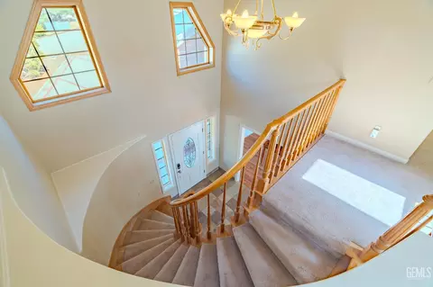 Entry Way - 24050 Jacaranda Dr, Tehachapi, CA 93561 photo 3 of 4