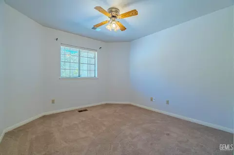 Bedroom - 24050 Jacaranda Dr, Tehachapi, CA 93561 photo 9 of 13