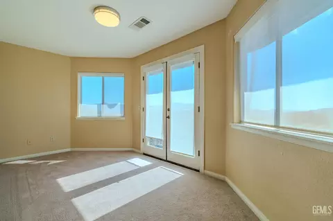 Bedroom - 24050 Jacaranda Dr, Tehachapi, CA 93561 photo 11 of 13