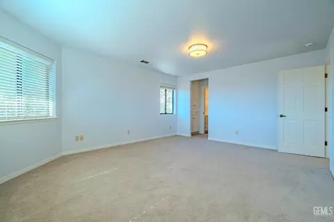 Bedroom - 24050 Jacaranda Dr, Tehachapi, CA 93561 photo 6 of 13
