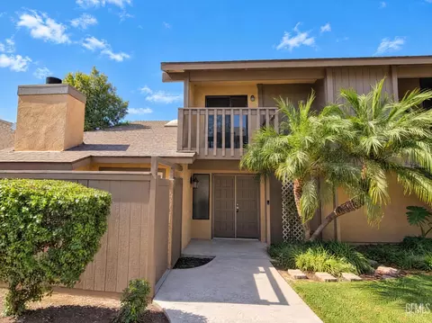 5501 Midsummer Dr #B, Bakersfield, CA 93308