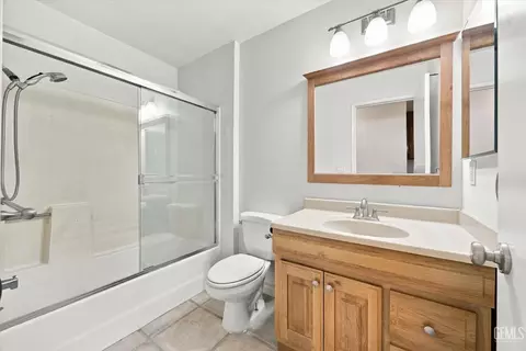 Bath - 4704 Tobin Rd, Bakersfield, CA 93311 photo 2 of 2