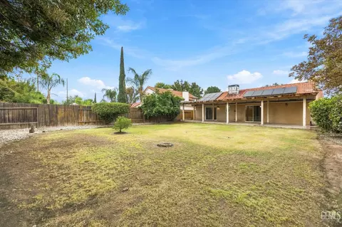 Exterior - 4704 Tobin Rd, Bakersfield, CA 93311 photo 6 of 8