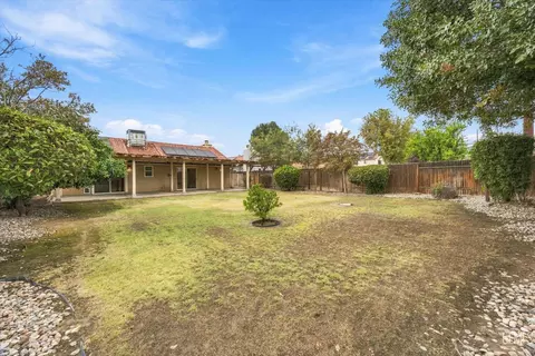 Exterior - 4704 Tobin Rd, Bakersfield, CA 93311 photo 7 of 8