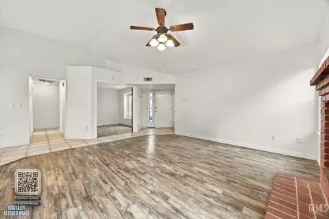 Living - 4704 Tobin Rd, Bakersfield, CA 93311 photo 3 of 5
