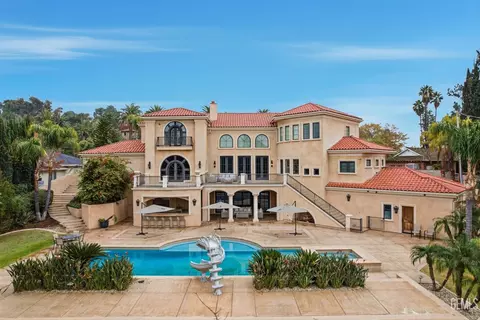 4275 Country Club Dr, Bakersfield, CA 93306