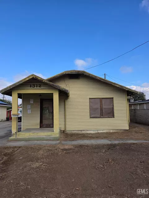 1312 Madison St, Delano, CA 93215