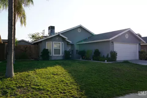 2232 Palomar Ct, Delano, CA 93215