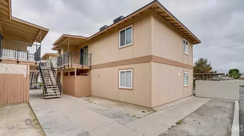 812 Karma Ct, Bakersfield, CA 93307