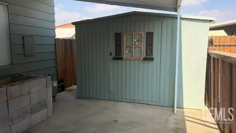 Exterior - 400 E Roberts Ln #98, Bakersfield, CA 93308 photo 1 of 4