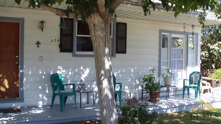 636 D St, Taft, CA 93268 photo 2