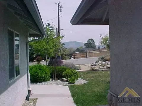 22001 Mid Way, Tehachapi, CA 93561 photo 4