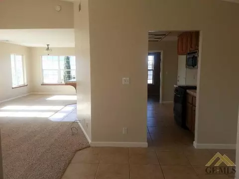 22001 Mid Way, Tehachapi, CA 93561 photo 6