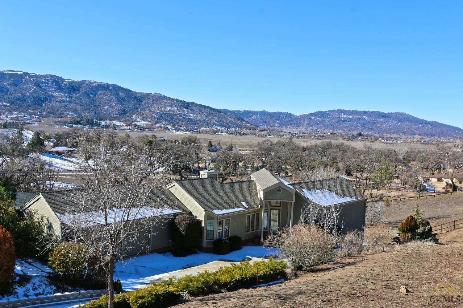 27401 Oakflat Dr, Tehachapi, CA 93561 photo 2