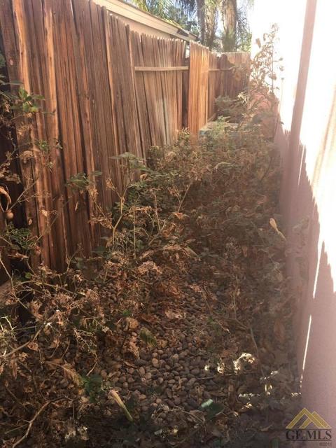 8533 Rollingbay Dr, Bakersfield, CA 93312 photo 7