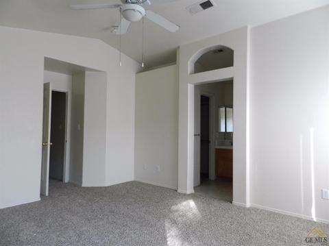 8533 Rollingbay Dr, Bakersfield, CA 93312 photo 5