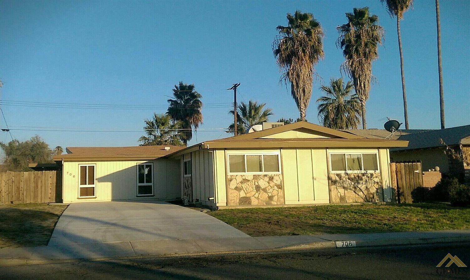 706 Union St, Delano, CA 93215 photo 1