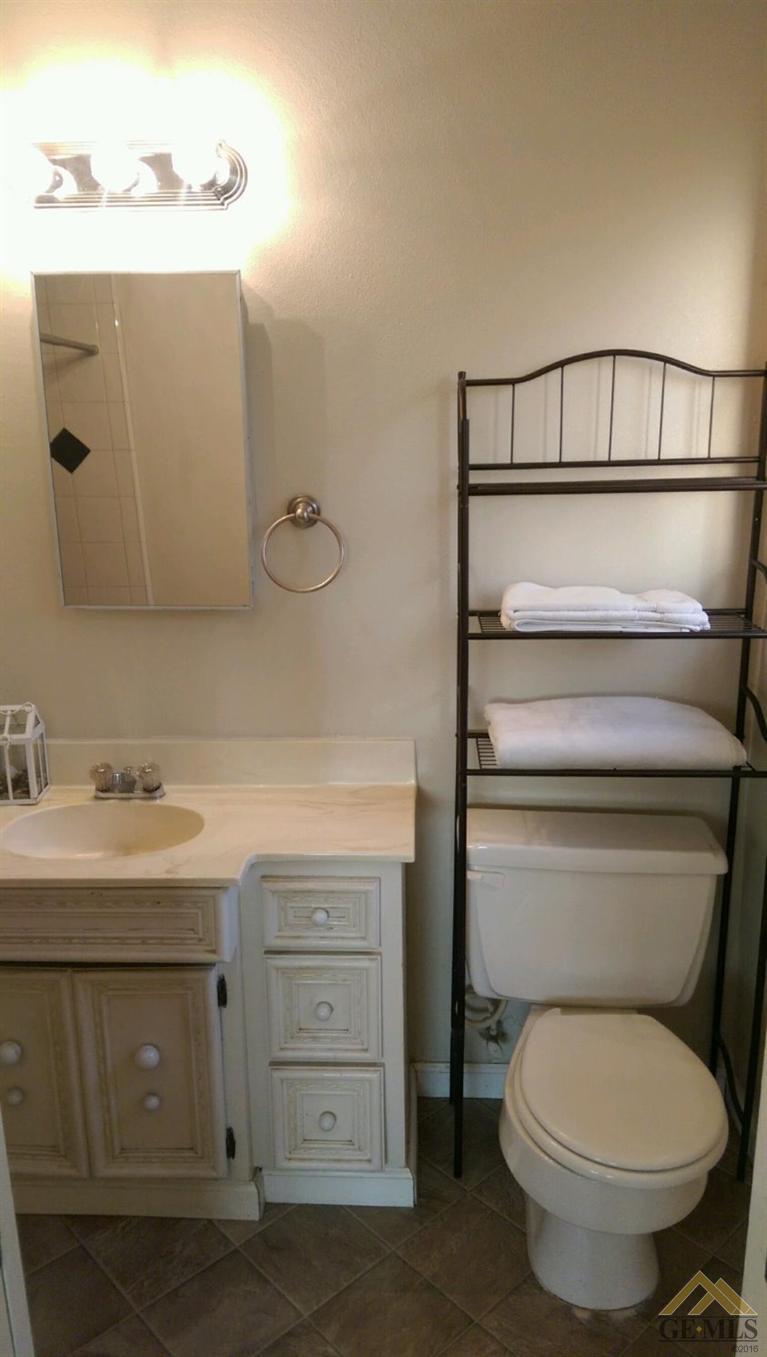 706 Union St, Delano, CA 93215 photo 7