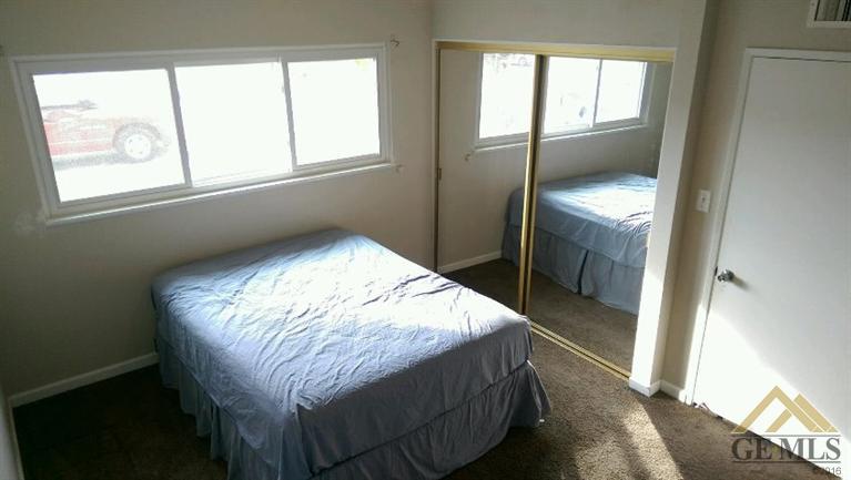 706 Union St, Delano, CA 93215 photo 3