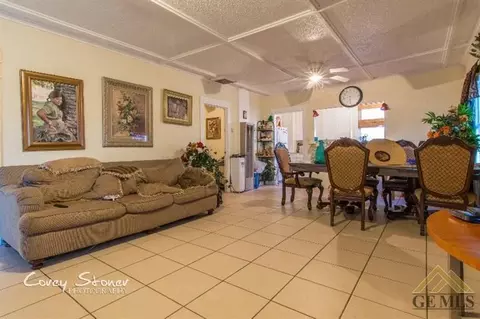 606 B St, Taft, CA 93268 photo 2