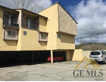 18241 Saint Andrews Dr #14, Tehachapi, CA 93561 photo 2